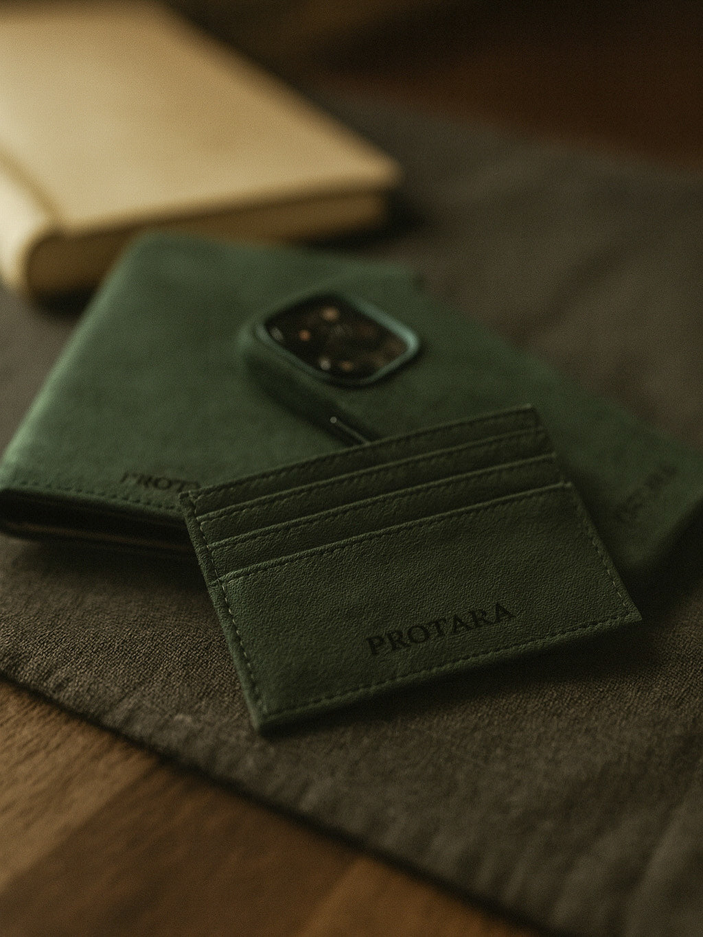 PROTARA Alcantara Korthållare - Expedition Green