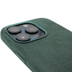 PROTARA Alcantara iPhone 15 Pro-skal – Expedition Green